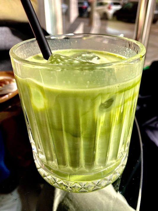 Coconut Matcha Latte – A Tropical Dream in a Glass 🥥🍵 - Matchaka